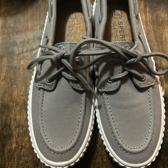 Sperry Women's, Gray & White Pier Wave Boat Platform Sneaker Size 6.5 NWOB - Picture 3 of 9